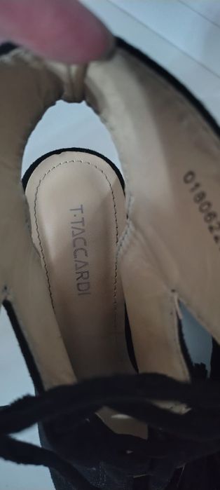 Женские босоножки