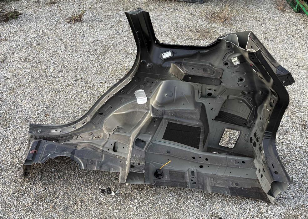 Заден десен панел БМВ Х1 Ф48 Заден десен калник БМВ Х1 Ф48