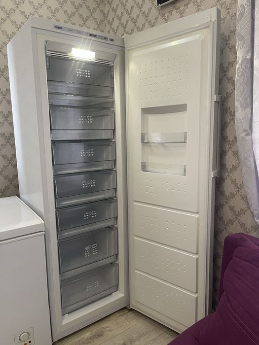 Продам морозильник Atlant.