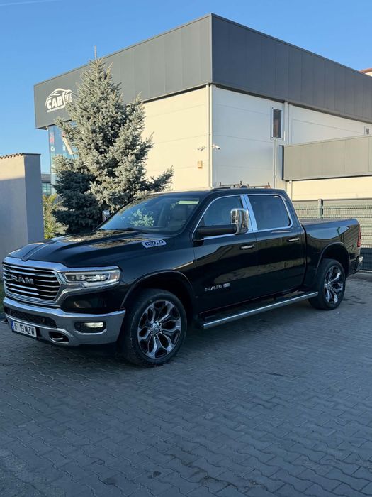 Dodge ram 1500 2020 laramie edition 5.7HEMI