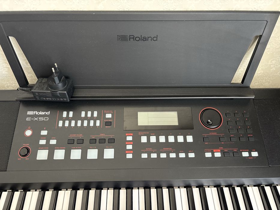 Продам синтезатор Roland E-X50 — идеальное состояние