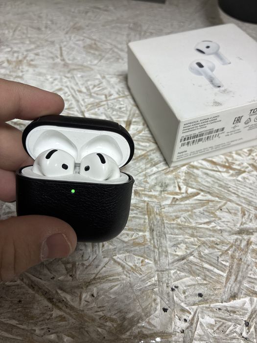 Продам AirPods 4