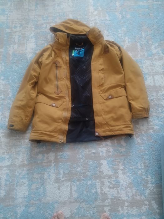 Продам сноубордическую куртку Horsefeathers, размер s,