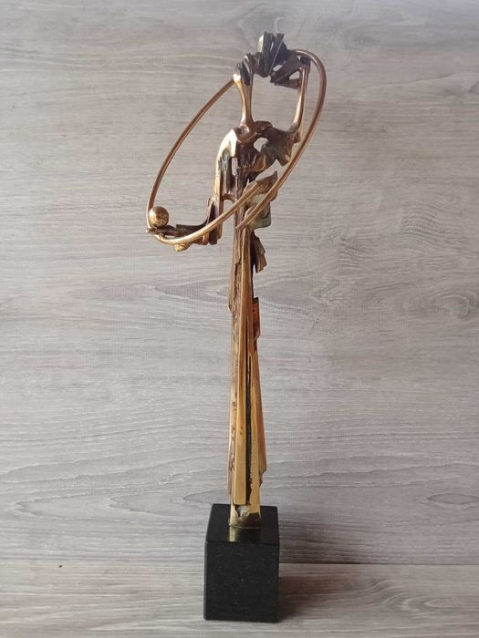 Авторска пластика статуетка