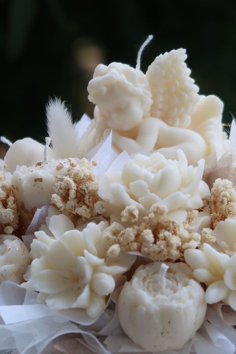 Букет от соеви свещи -кутий и керамични кашпи