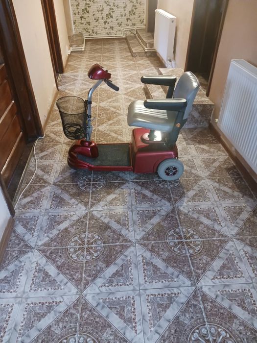 Scuter electric persoane dizabilitati, fotoliu electric