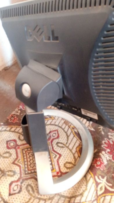 Монитор dell за компютър