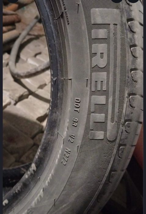 Продам бу шины 245/50R18