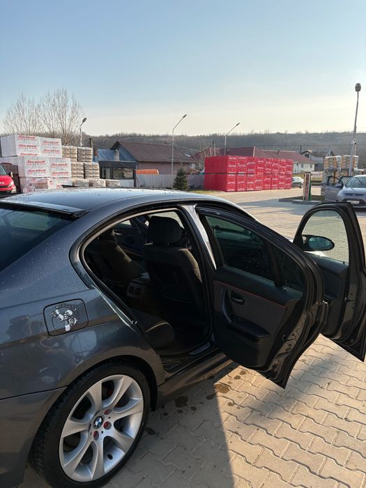 Vând BMW e 90 M pachet