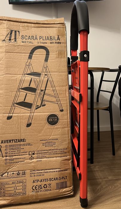 Scara pliabila metalica 3 trepte
