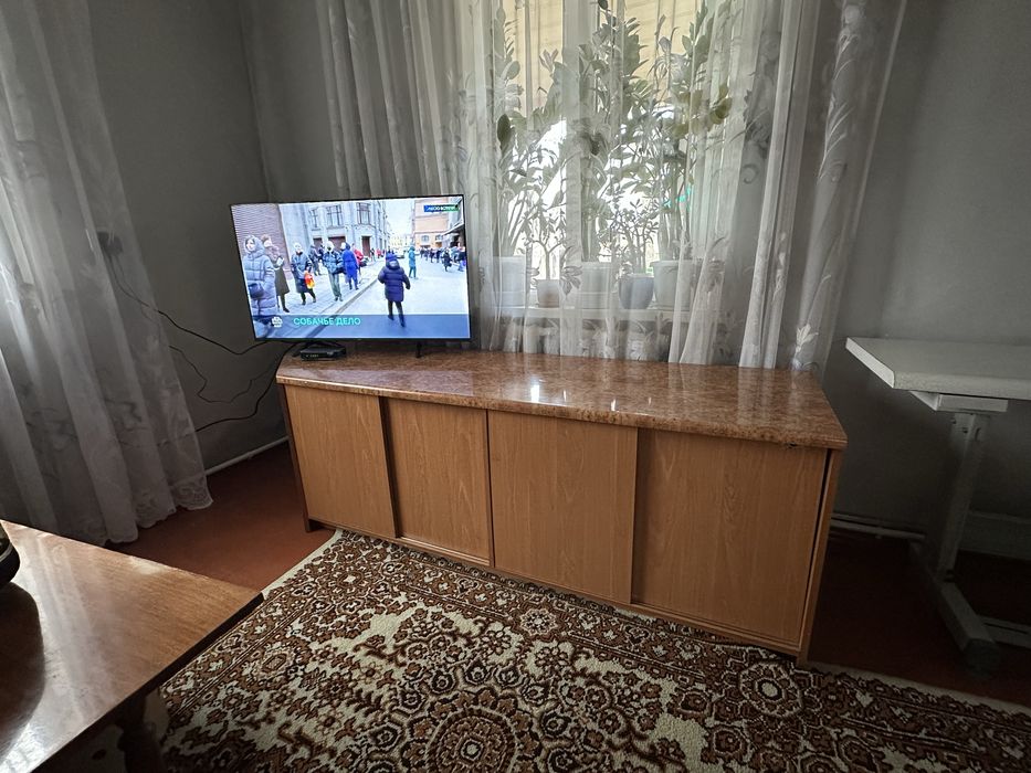 СРОЧНО продам тумбу уголок для ТВ или в магазин