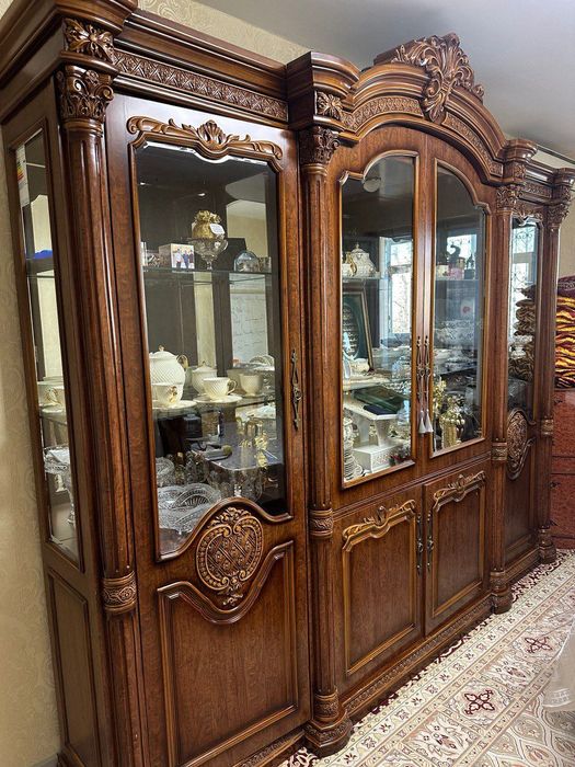 Горка сервант очень хороший состоянии