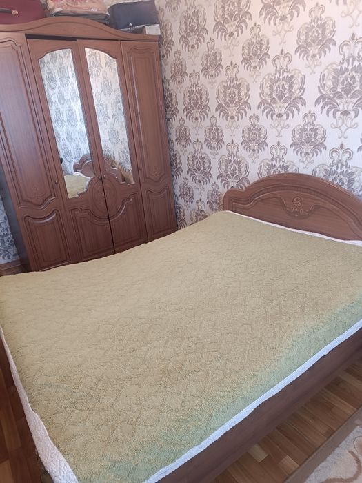 Продам спальный гарнитур