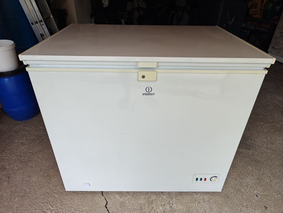 Lada frigorifica Indesit 200L