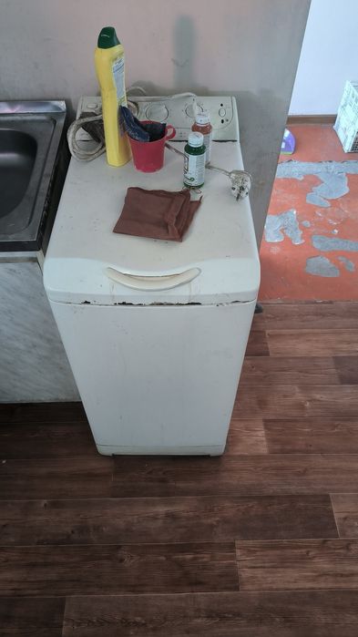 Продам стиральную машину индезит