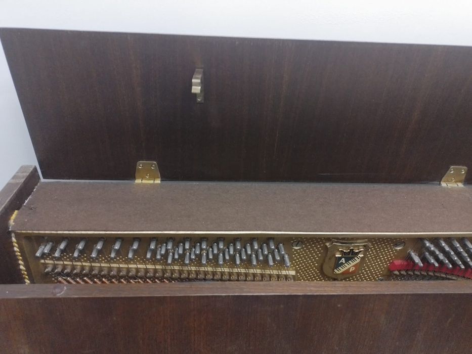 Продам пианино PETROF