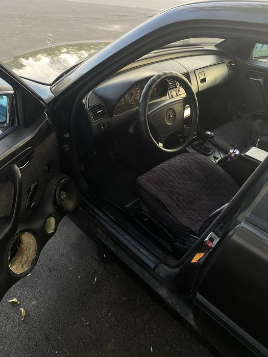 Продам мерс c180 обьем 2.3