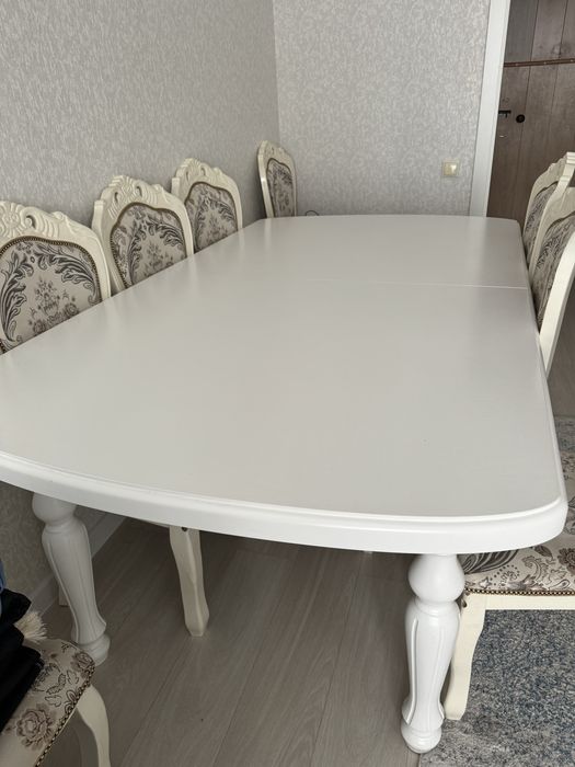 Стол для гостиной