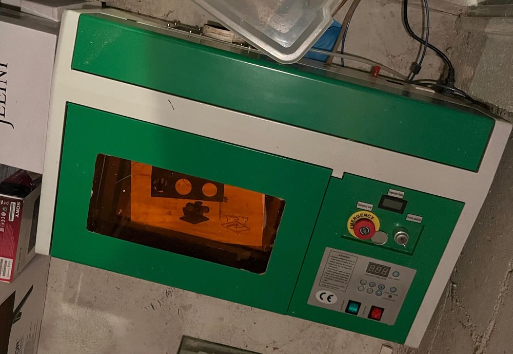 К40 машина за лазерно гравиране на дърво и пластмаса