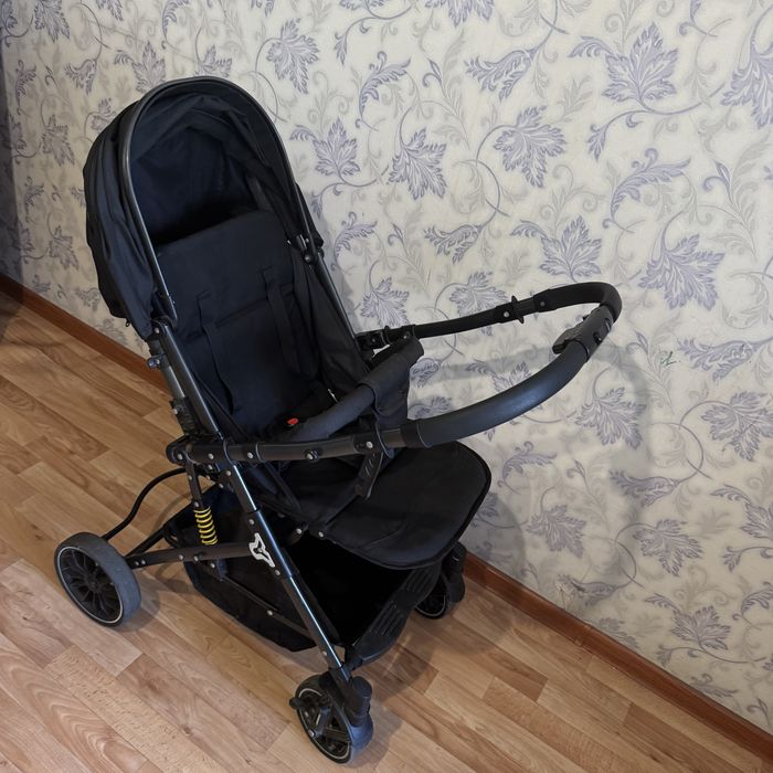 Коляска прогулочная