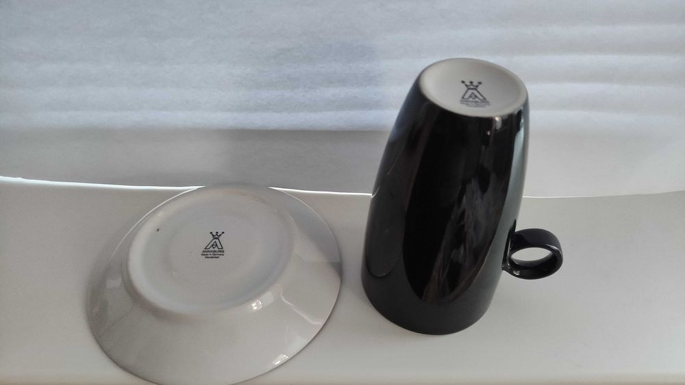 *Anna Burg*   един прекрасен порцеланов двоен сет в черно и бяло