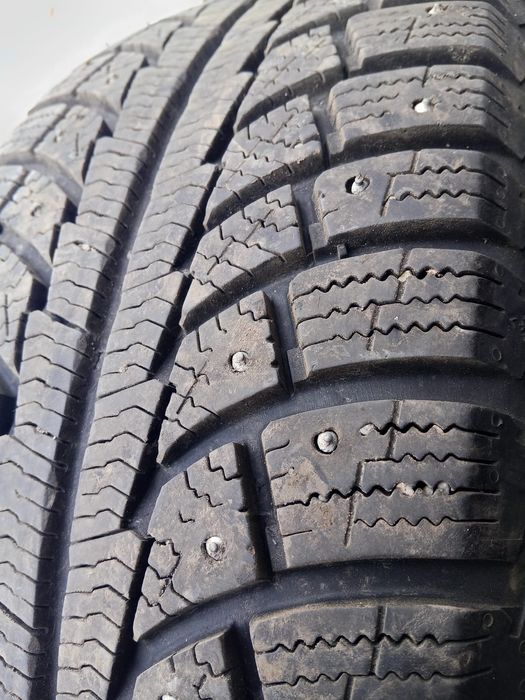 Продам зимнюю резину в Отс