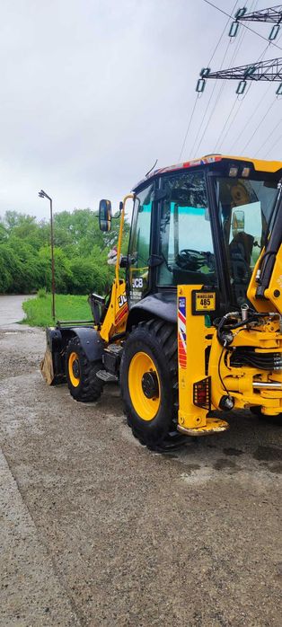 Vând buldoexcavator jcb 3cx