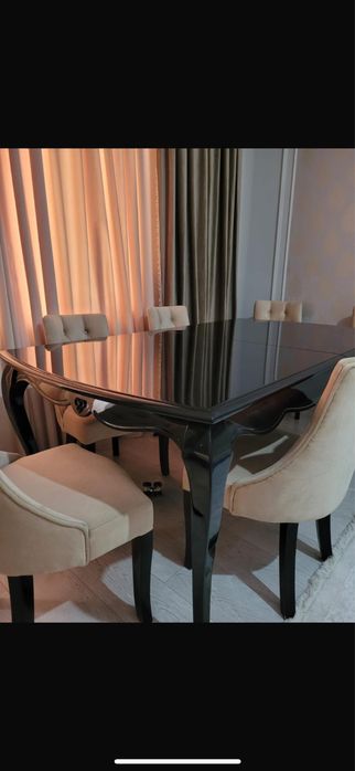 Продам стол черный