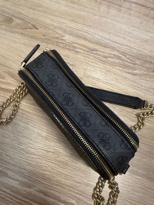 Дамска чанта Guess