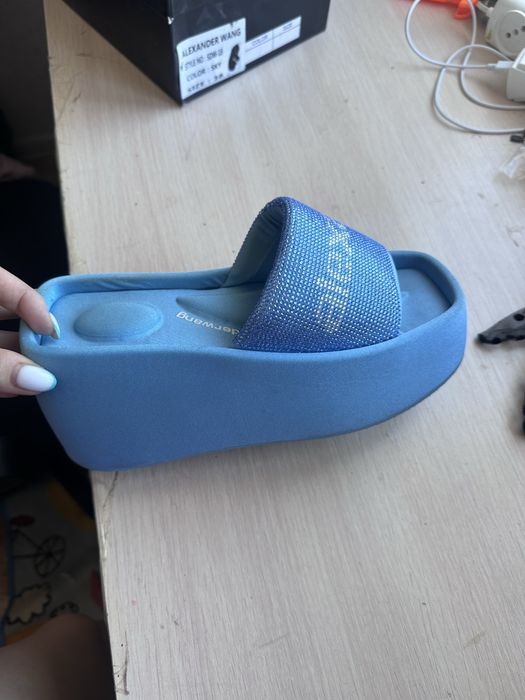 Продам шлепки фирменные