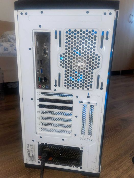 PC Gaming/Workstation High-End + 2 Monitoare Performante