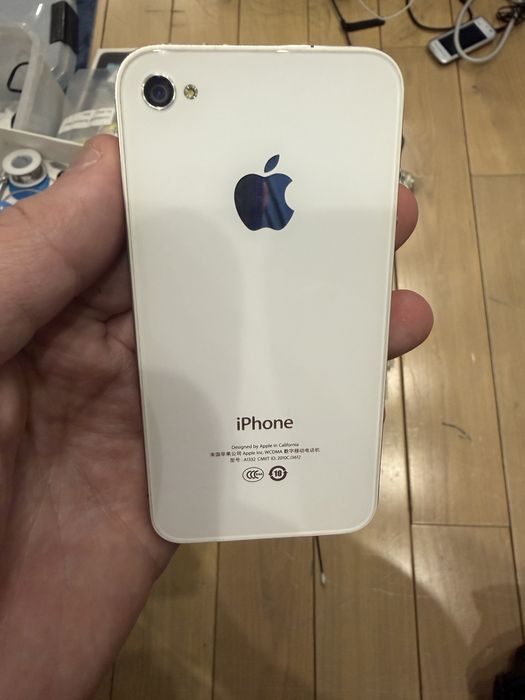 iPhone 4 16Gb white