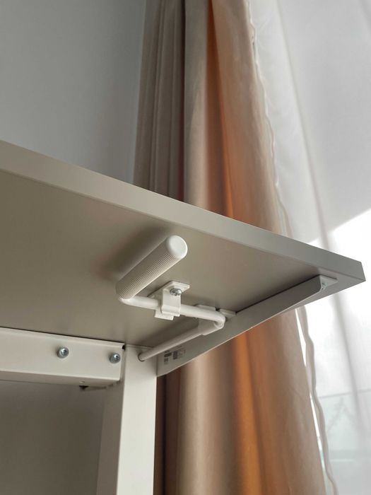 Masă de birou cu înălțime reglabilă, IKEA