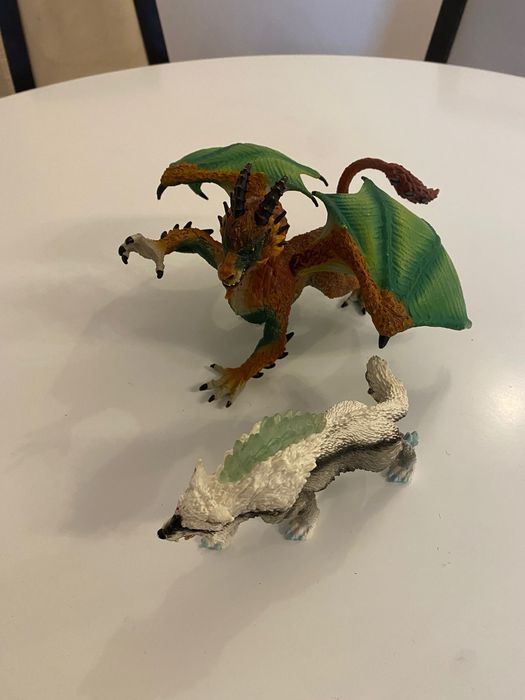Figurine Schleich Eldrador – Dragon și Lup de Gheață