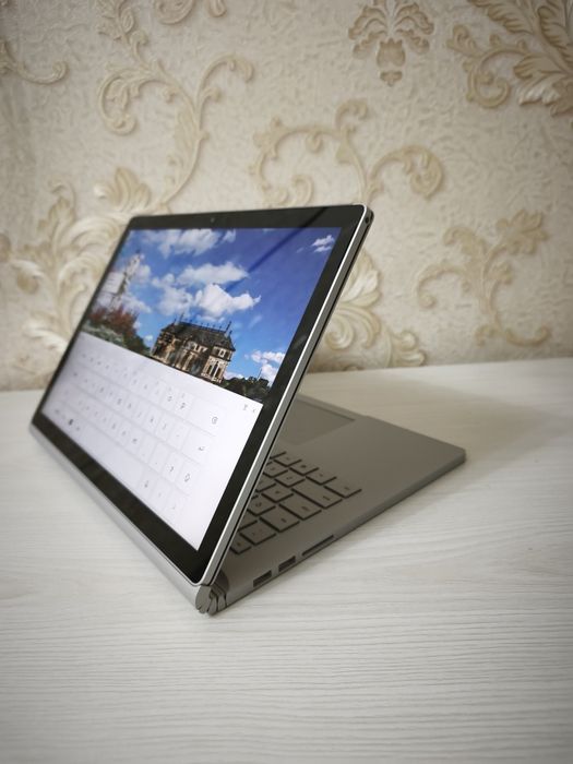Microsoft Surface Book 2