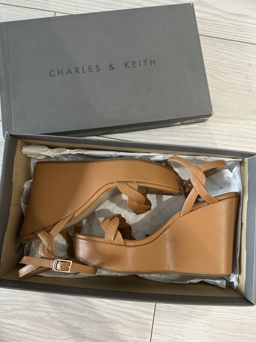 Босоножки Charles & Keith