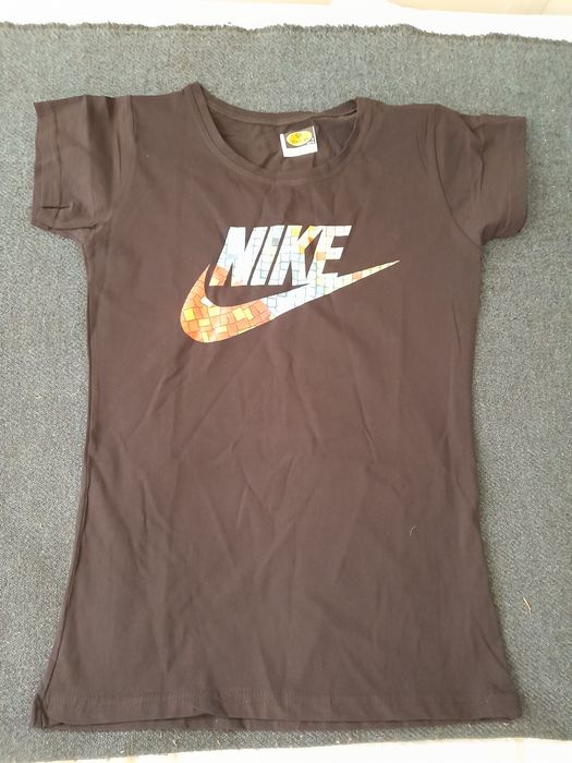Vand tricou de dama, nike,nou, am toate marimile pret 40 lei