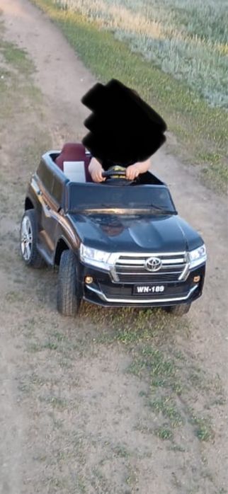 Детский автомобиль