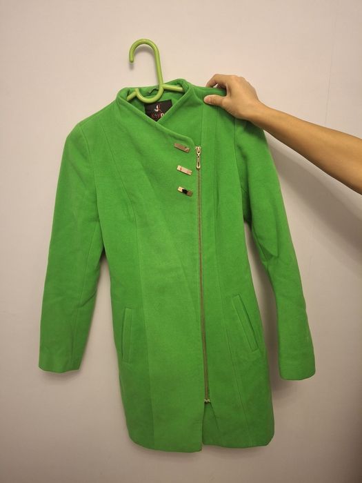 Пальто женская, зеленая
