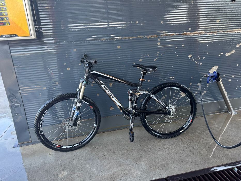 Vând bicicletă trek evo ex6
