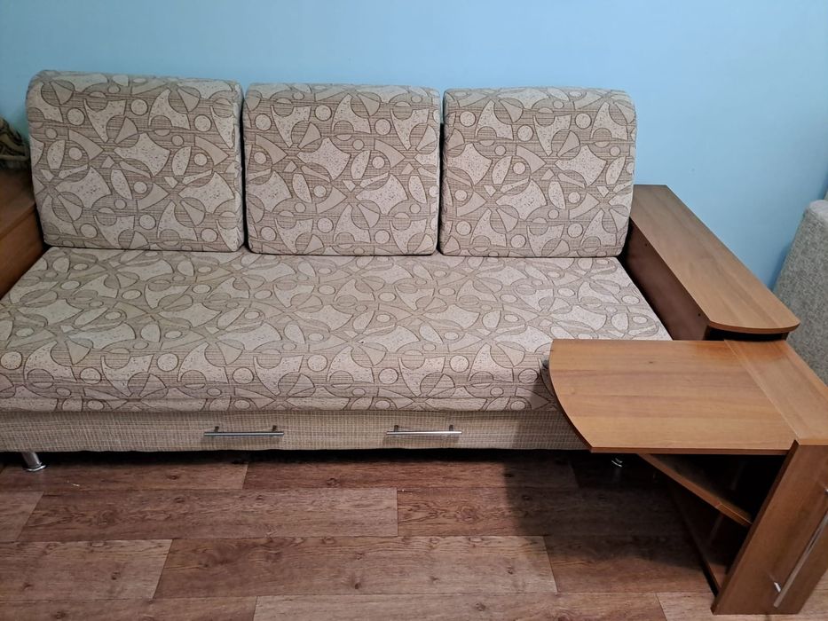 Диван,Кресло-кровать,два стула