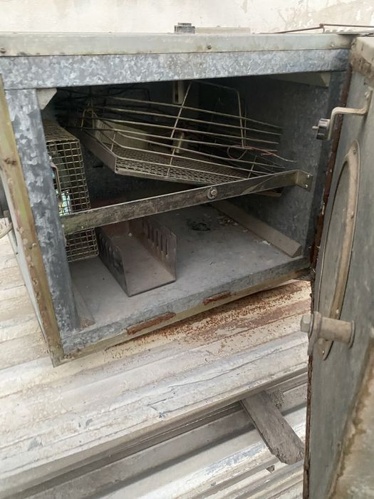 Продам инкубатор советский ИПХ-5