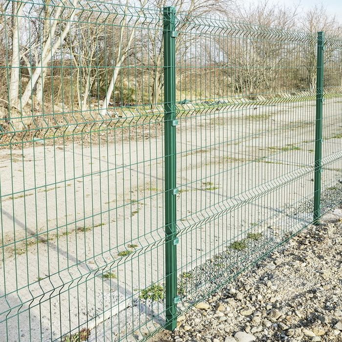 Construim garduri si porti