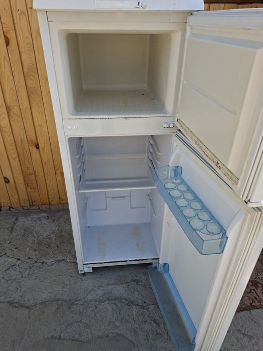 Холодильник бирюса