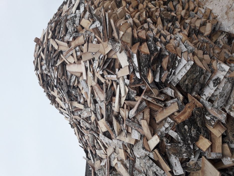 Дрова колотые, швырок, горбыль, опилки.