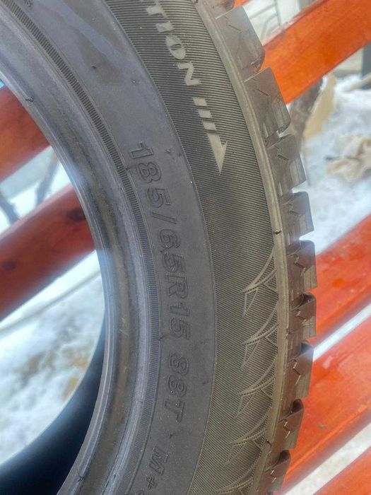 Продается  зимние шины