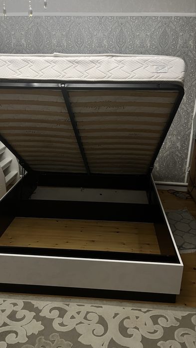 Двухспальный кровать