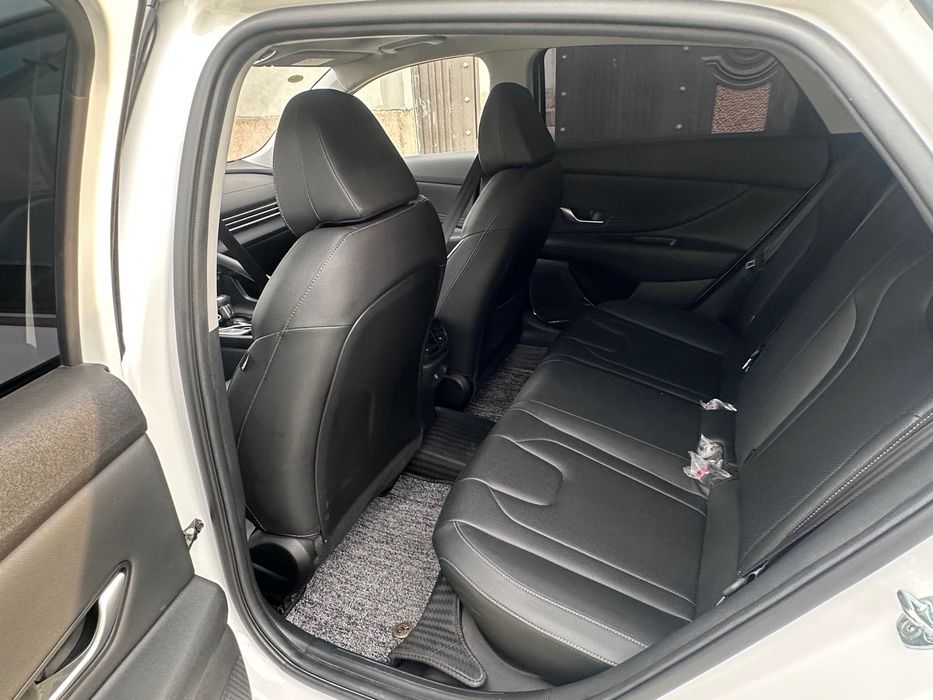 Hyundai Elantra 2023г