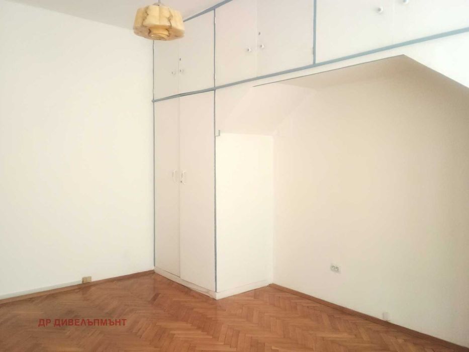 Дава се под наем Четиристаен апартамент в София, Център - 150 кв.м за 1019.49 € - Снимка #9