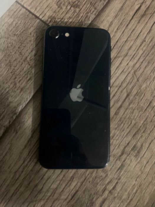 Срочно продам Apple iphone se2020 (2-nd generation)